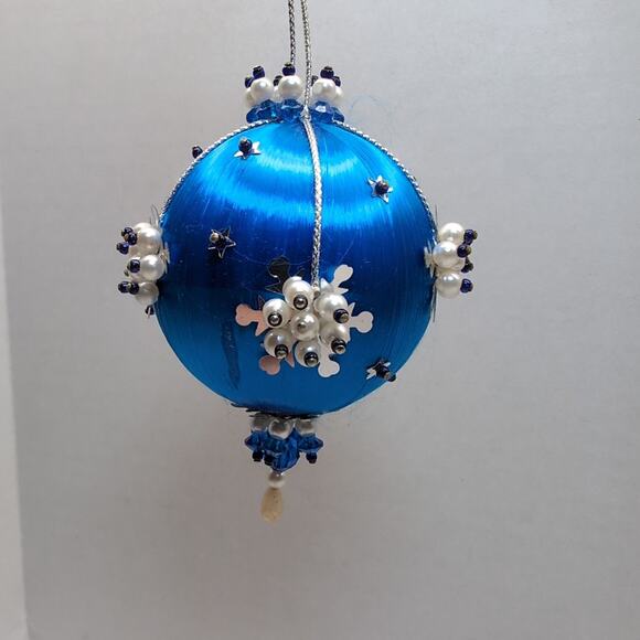Push Pin Beaded Christmas Ornament Blue Satin Pearl MCM - Picture 2 of 8